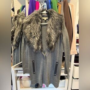 Michael Kors vest with fur 🩶